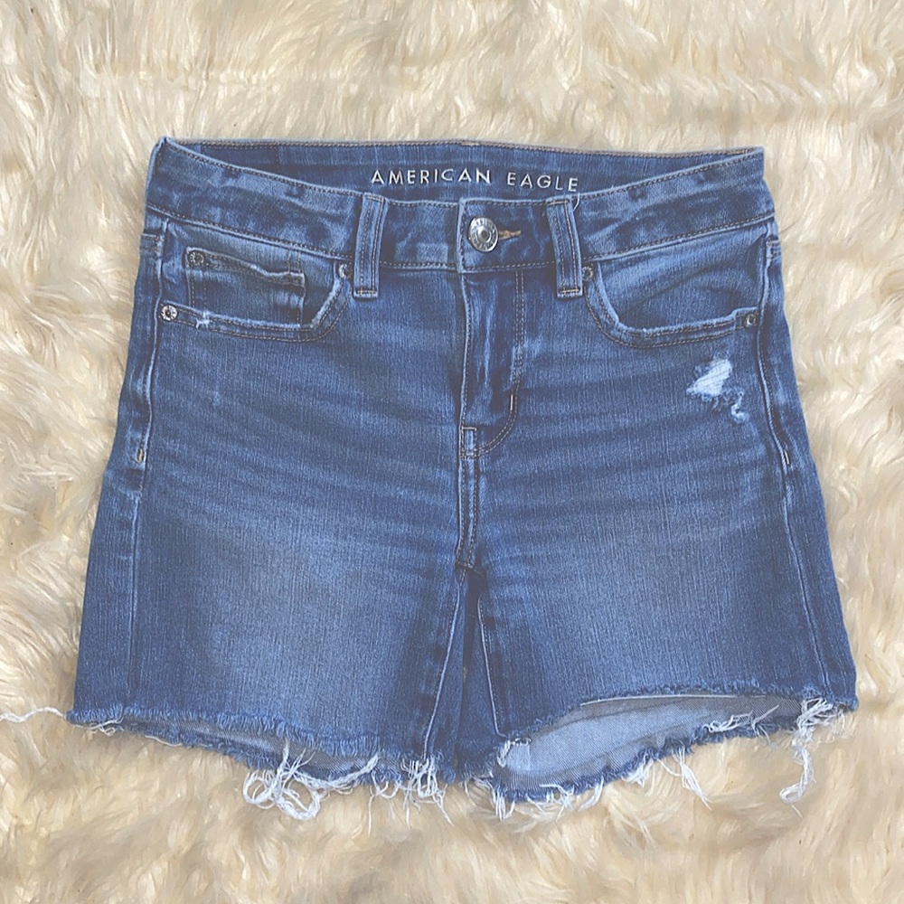 American Eagle Mid-Thigh Light Denim “Dream Jean” Jean Shorts Size 2